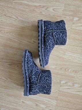 BearPaw Leopard Print Short Boots in Slate Gray